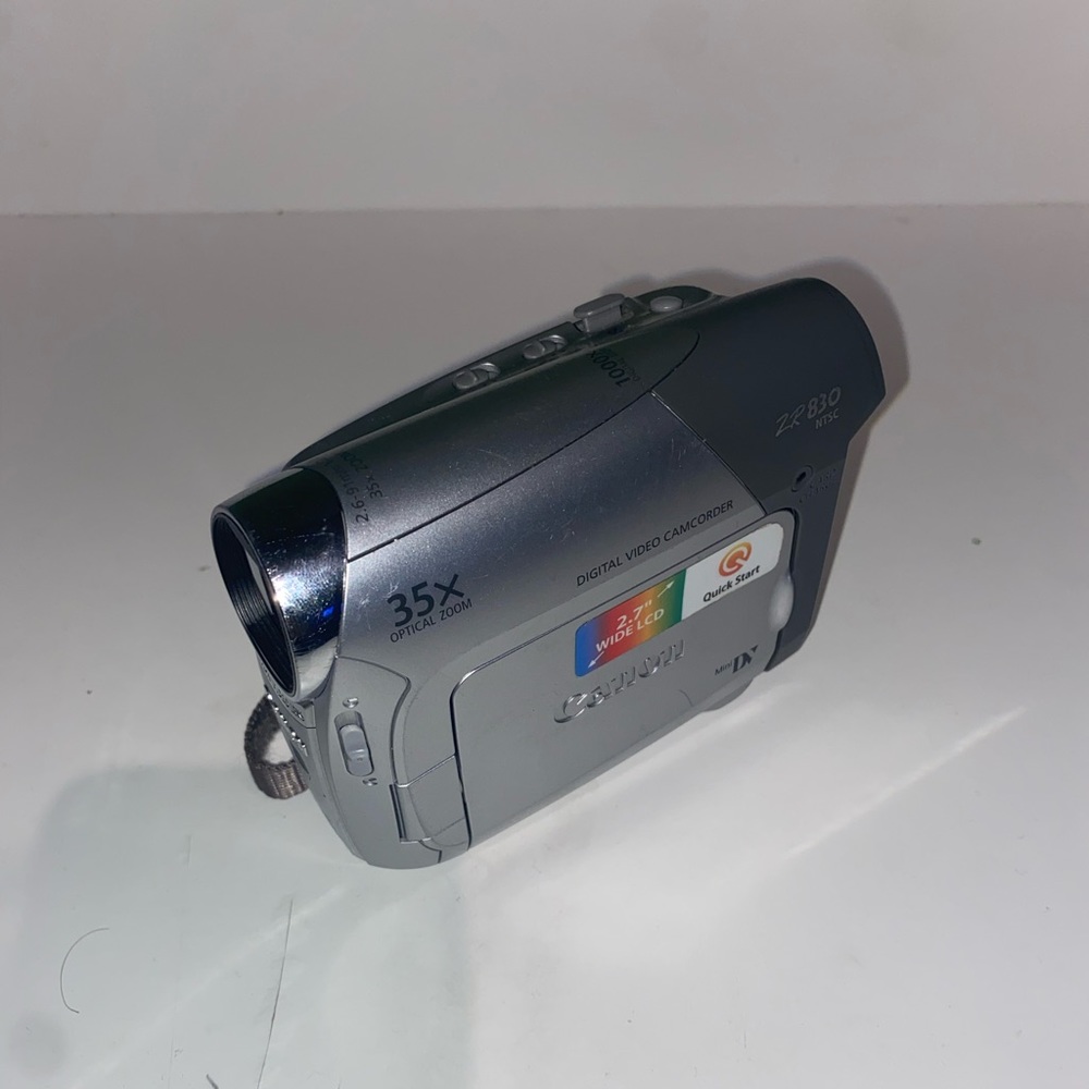 VINTAGE CANNON CAMCORDER/CAMERA